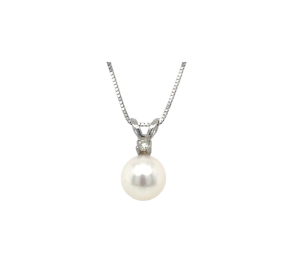 Pearl Pendant with Diamond Accent