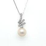 Pearl & Diamond Pendant thumbnail 1