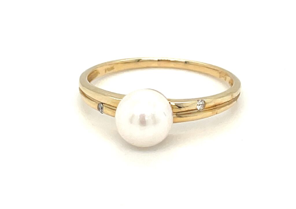 Pearl Ring