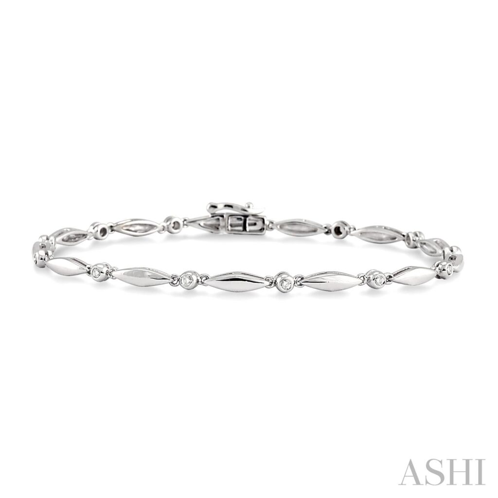 White Gold Bezel Set Diamond Boat Link Bracelet